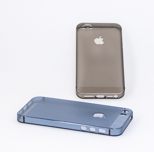 Пластиковый кейс с вырезом под яблоко для  iPhone 5/5S