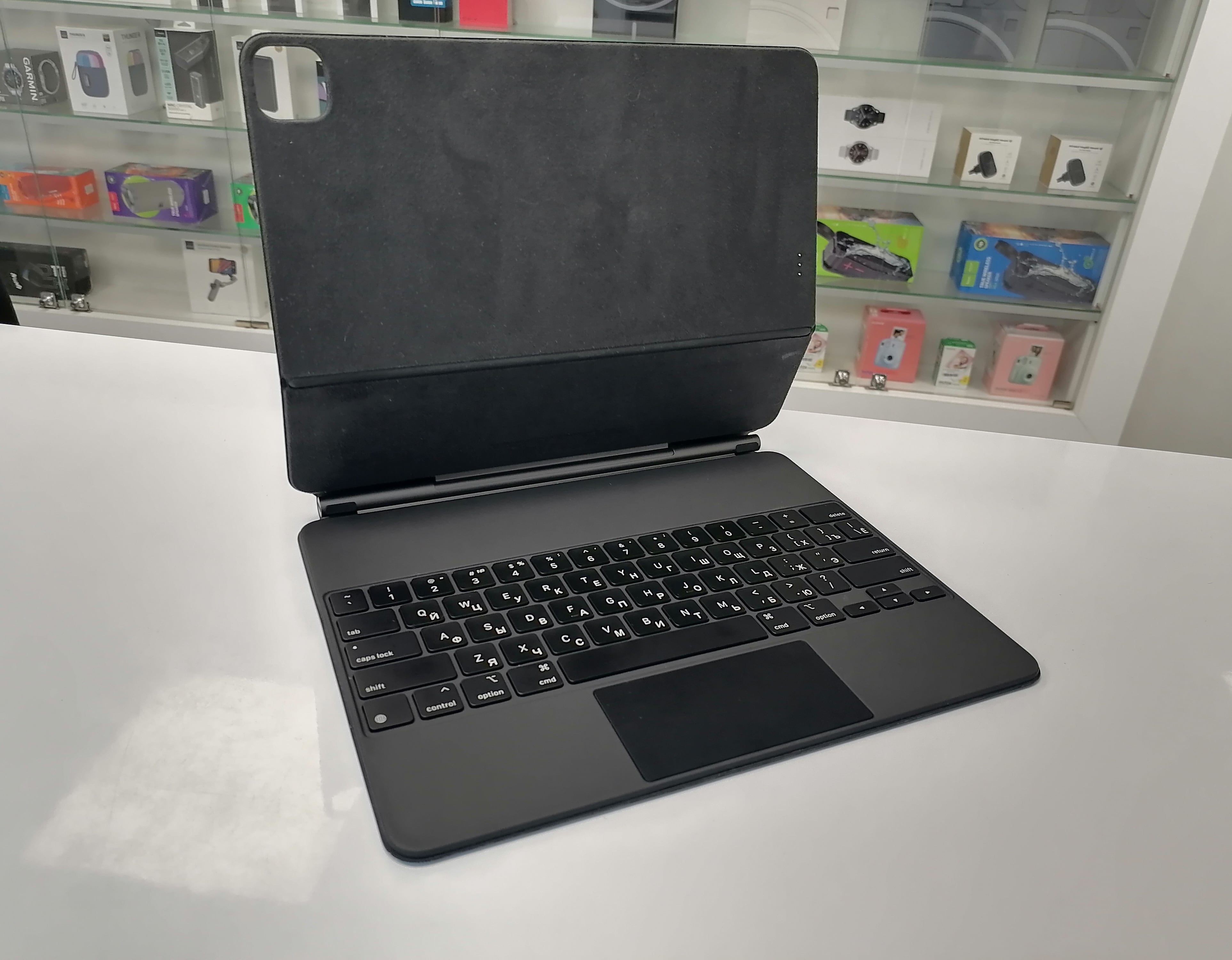 Чехол-клавиатура Magic Keyboard для iPad Pro 12.9 (2018/2020/2021/2022), Черный - Б/У