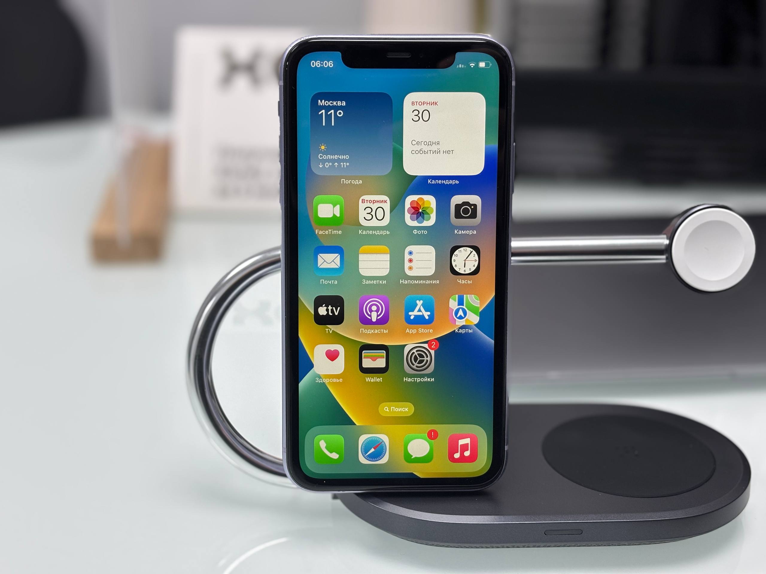 iPhone 11 64Гб, 73% / Без коробки / Заменён дисплей, Фиолетовый - Б/У . . +
