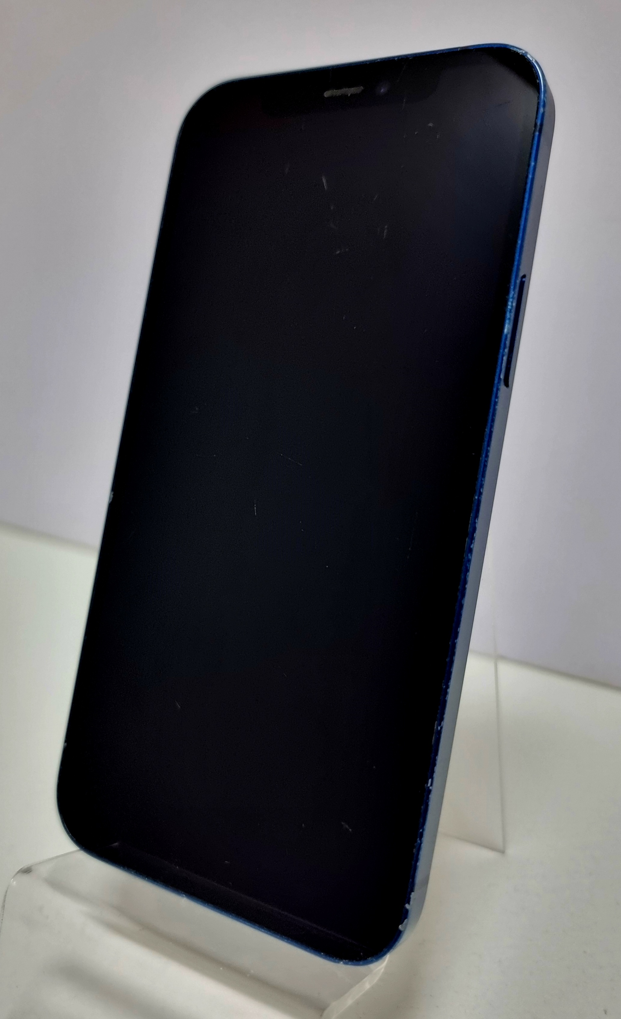 iPhone 12 128Гб, Синий (79% / Без коробки / темное пятно в верхней части экрана) - БУ . .