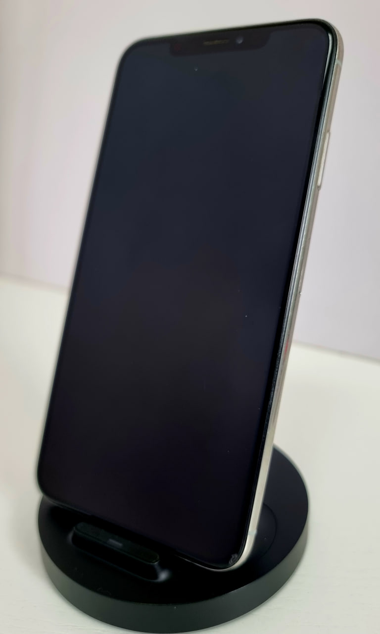 iPhone Xs Max 512Гб Серебристый (Заменен АКБ / Без коробки / Заменен дисплей) - Б/У . . +