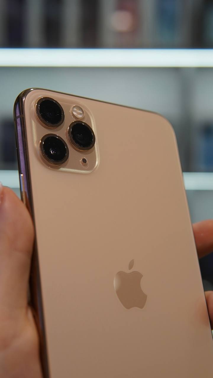 iPhone 11 Pro Max 256Гб Золотой (69%) - Б/У . .