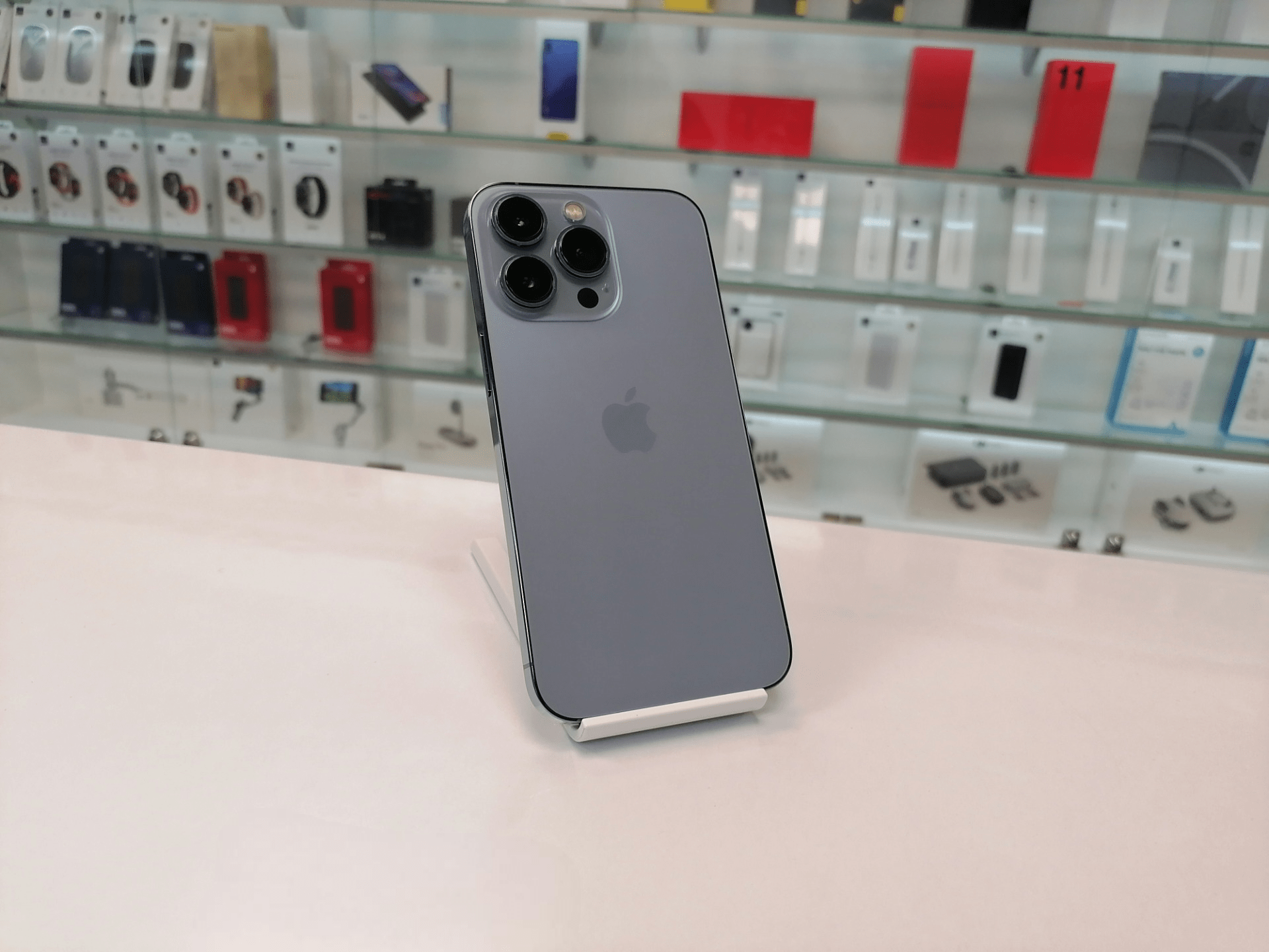 iPhone 13 Pro 256Гб, (77% / Без коробки), Небесно-голубой - Б/У . .