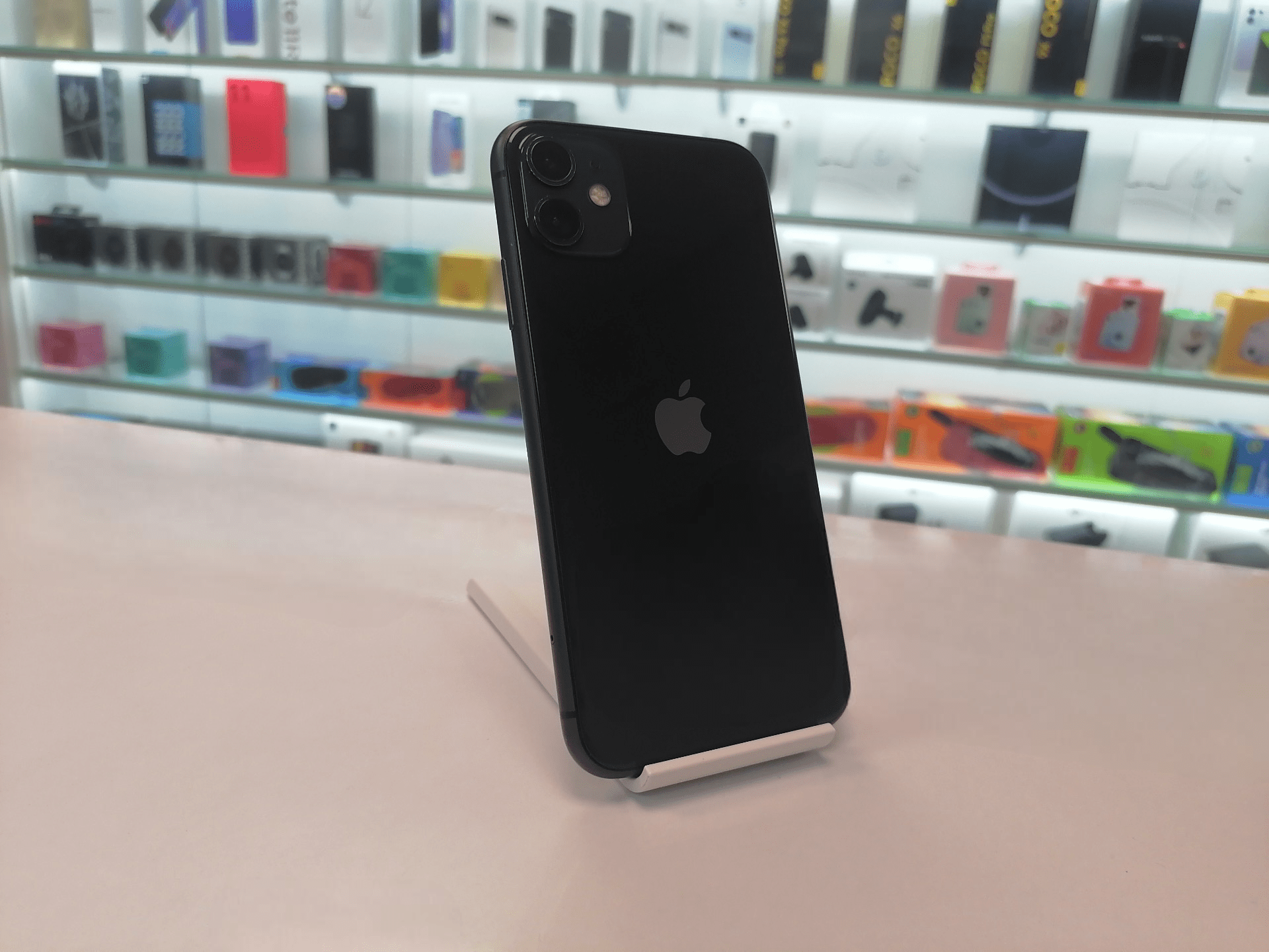 iPhone 11 64Гб Черный (76% / без коробки) RU - Б/У . .