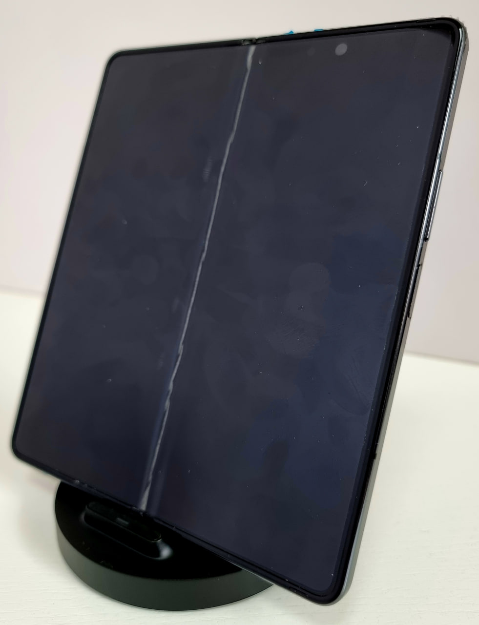 Samsung Z Fold 5 5G 12/512Гб, Без коробки / не работает внутренний экран, Графитовый - БУ