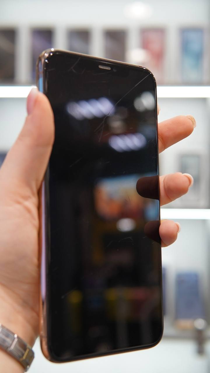 iPhone 11 Pro Max 256Гб Золотой (69%) - Б/У . .