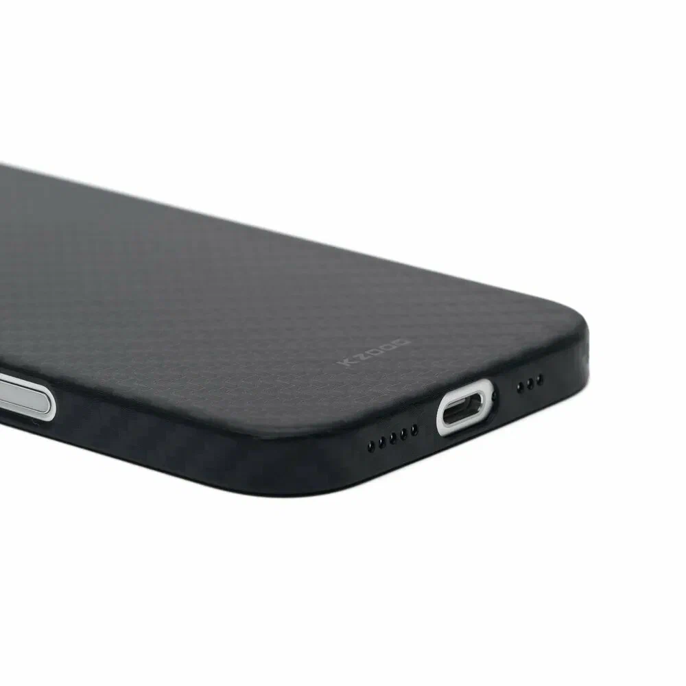Чехол K-DOO Air Carbon для iPhone 16, Черный
