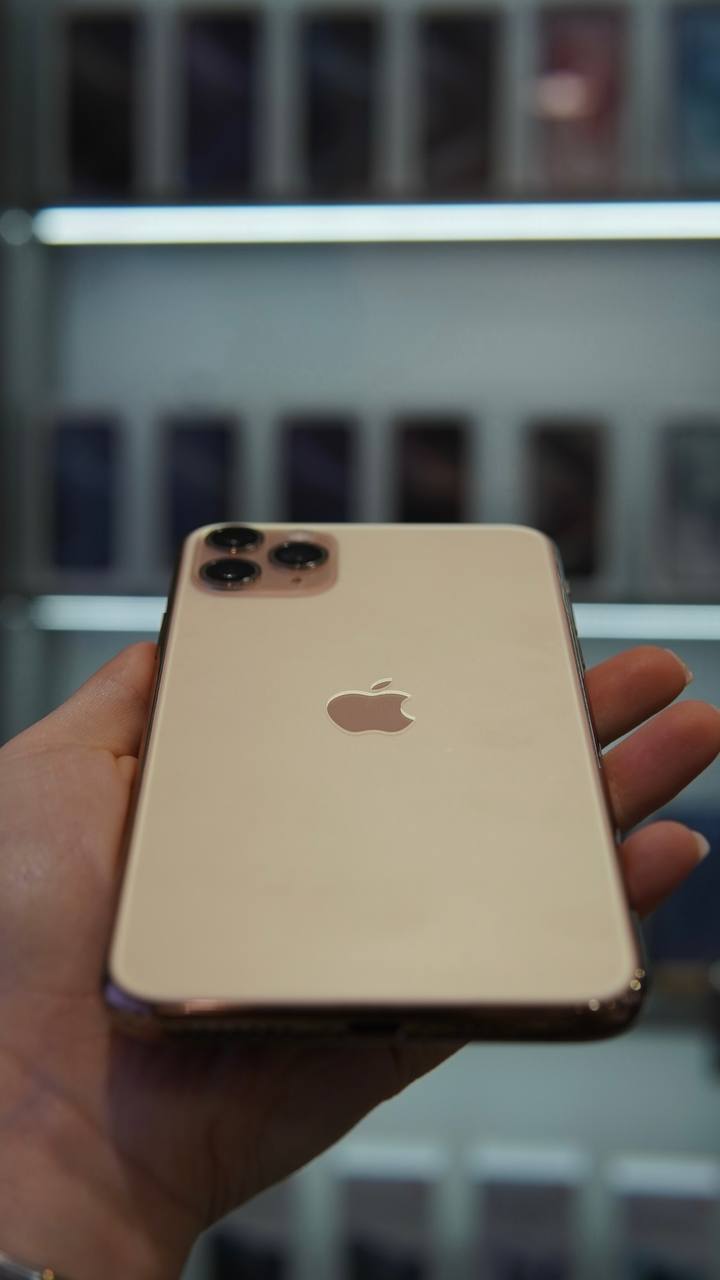 iPhone 11 Pro Max 256Гб Золотой (69%) - Б/У . .
