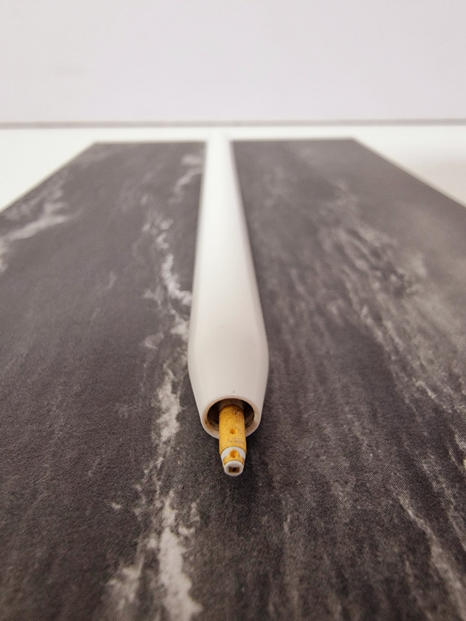 Apple Pencil (При использовании отключается) - Б/У