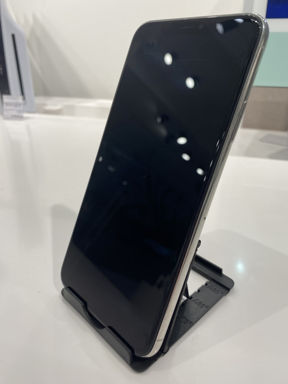 iPhone 11 Pro Max 256Гб Серебристый (75% / Без коробки) - Б/У . . +