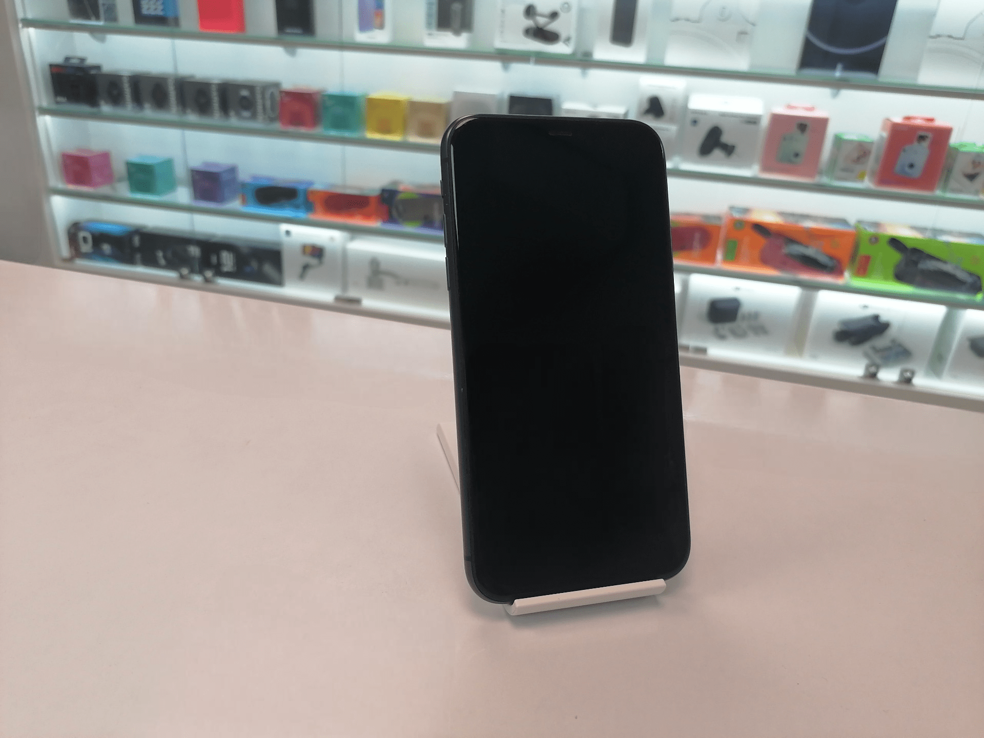 iPhone 11 64Гб Черный (76% / без коробки) RU - Б/У . .