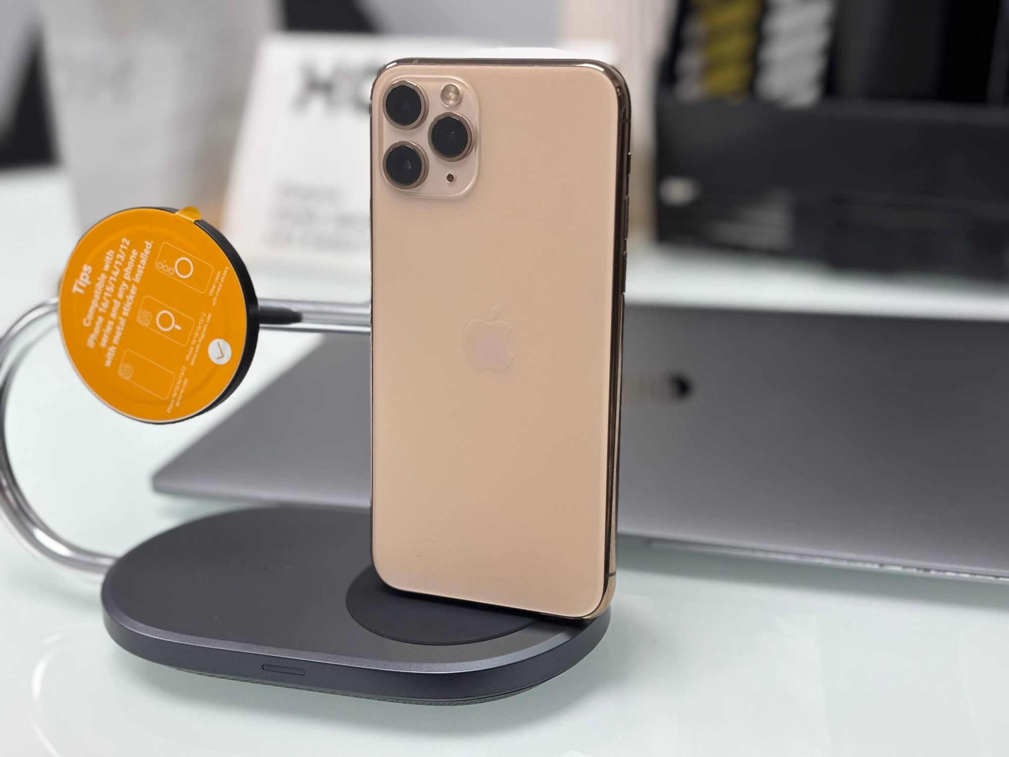 iPhone 11 Pro 256ГБ Золотой (69% / Без коробки) - Б/У . . + +