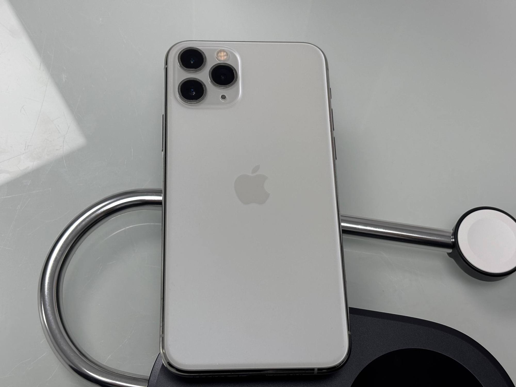 iPhone 11 Pro 64Гб Серебристый (69%) - Б/У . . +