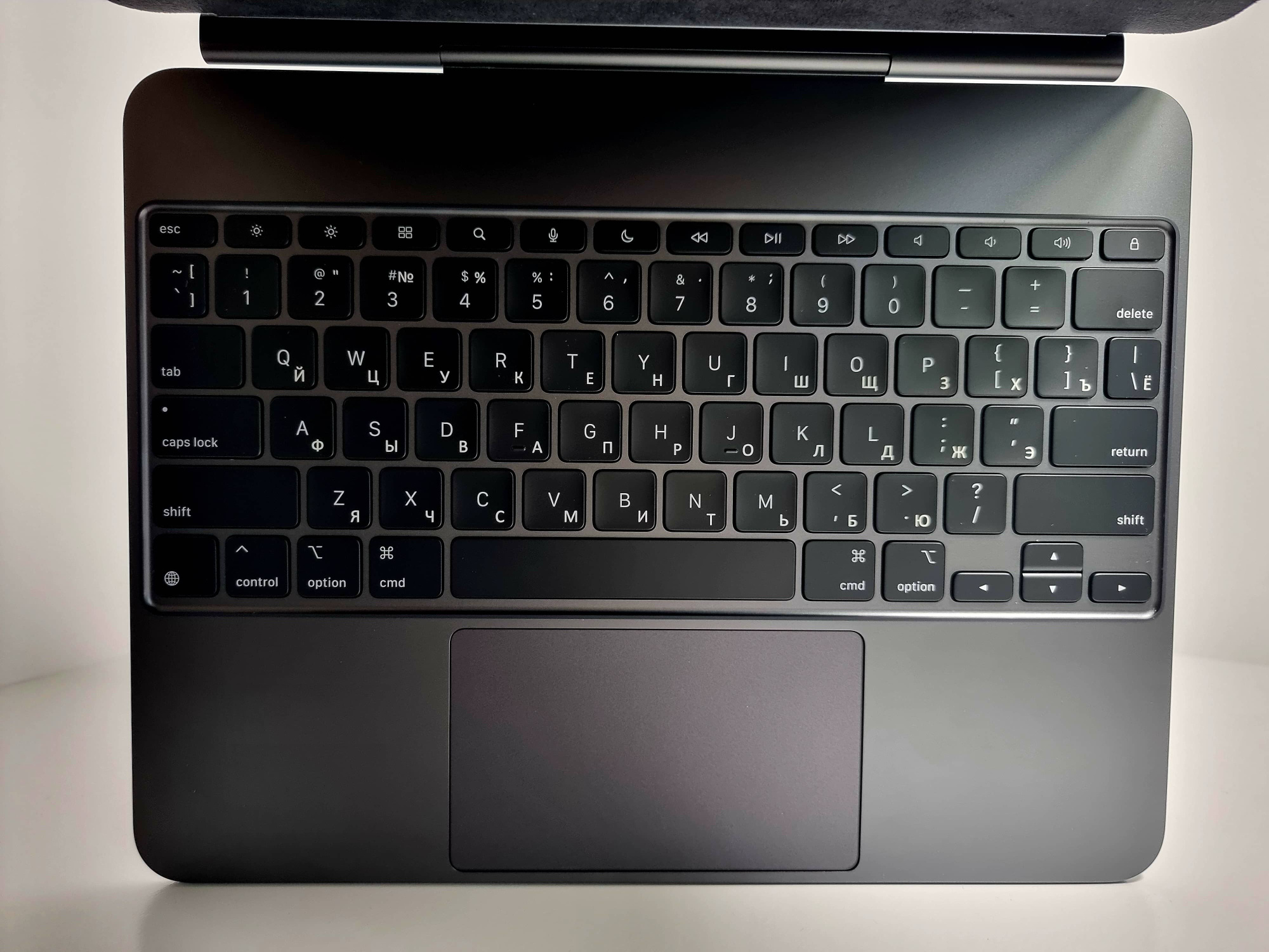 Чехол-клавиатура Apple Magic Keyboard для iPad Pro 13" M4, Черный - БУ