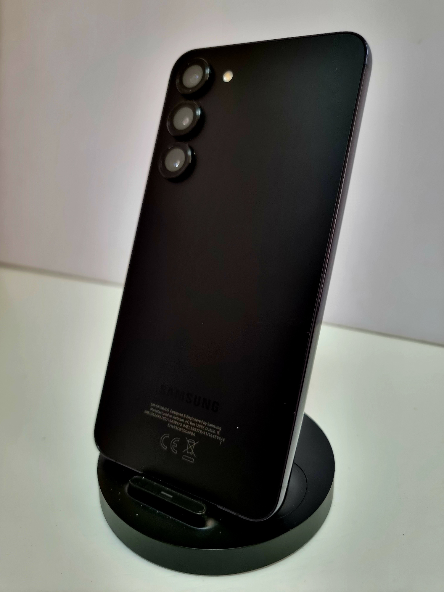 Samsung Galaxy S23+ 8/256Гб, Призрачный черный - БУ