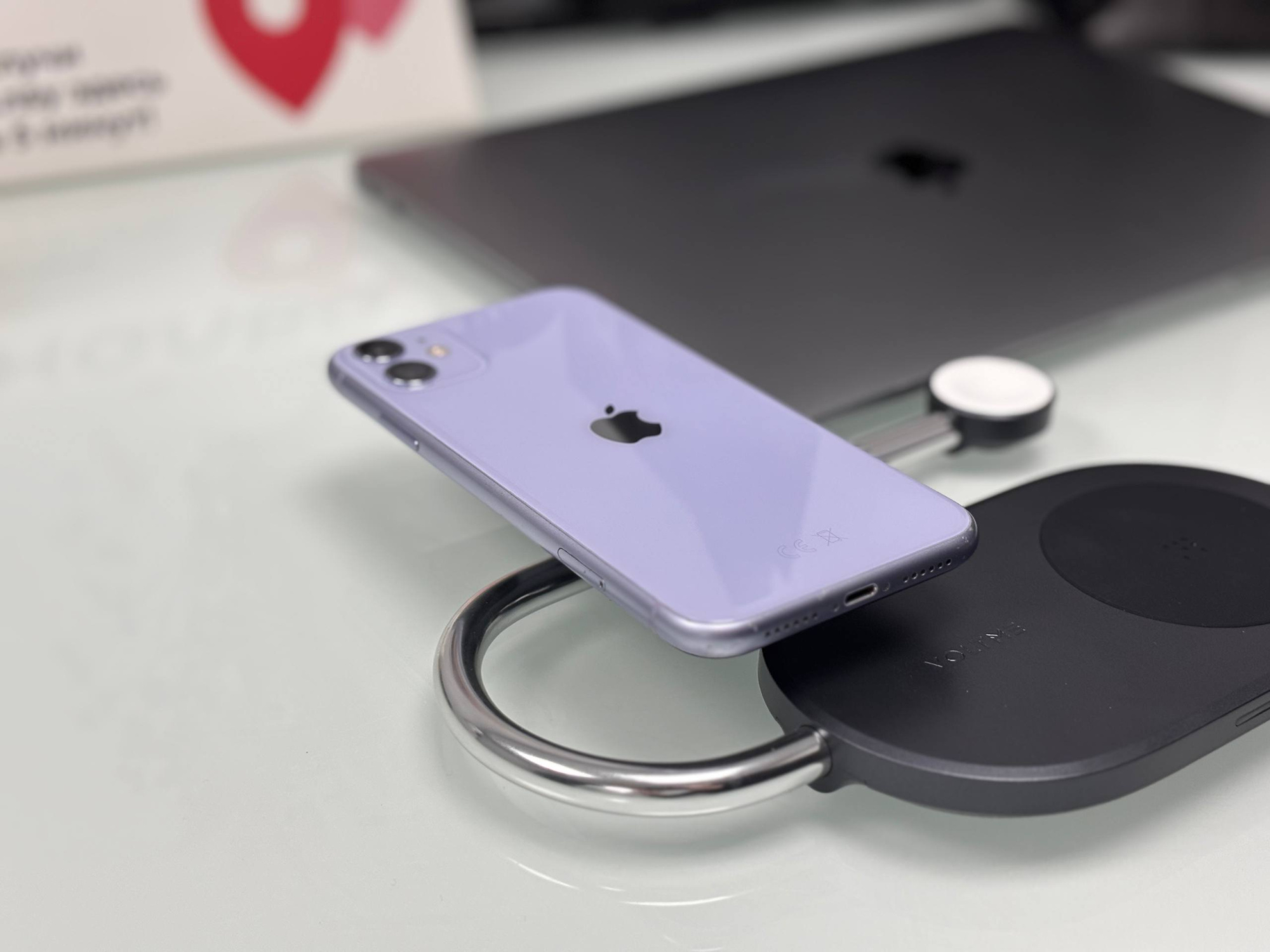 iPhone 11 64Гб, 73% / Без коробки / Заменён дисплей, Фиолетовый - Б/У . . +