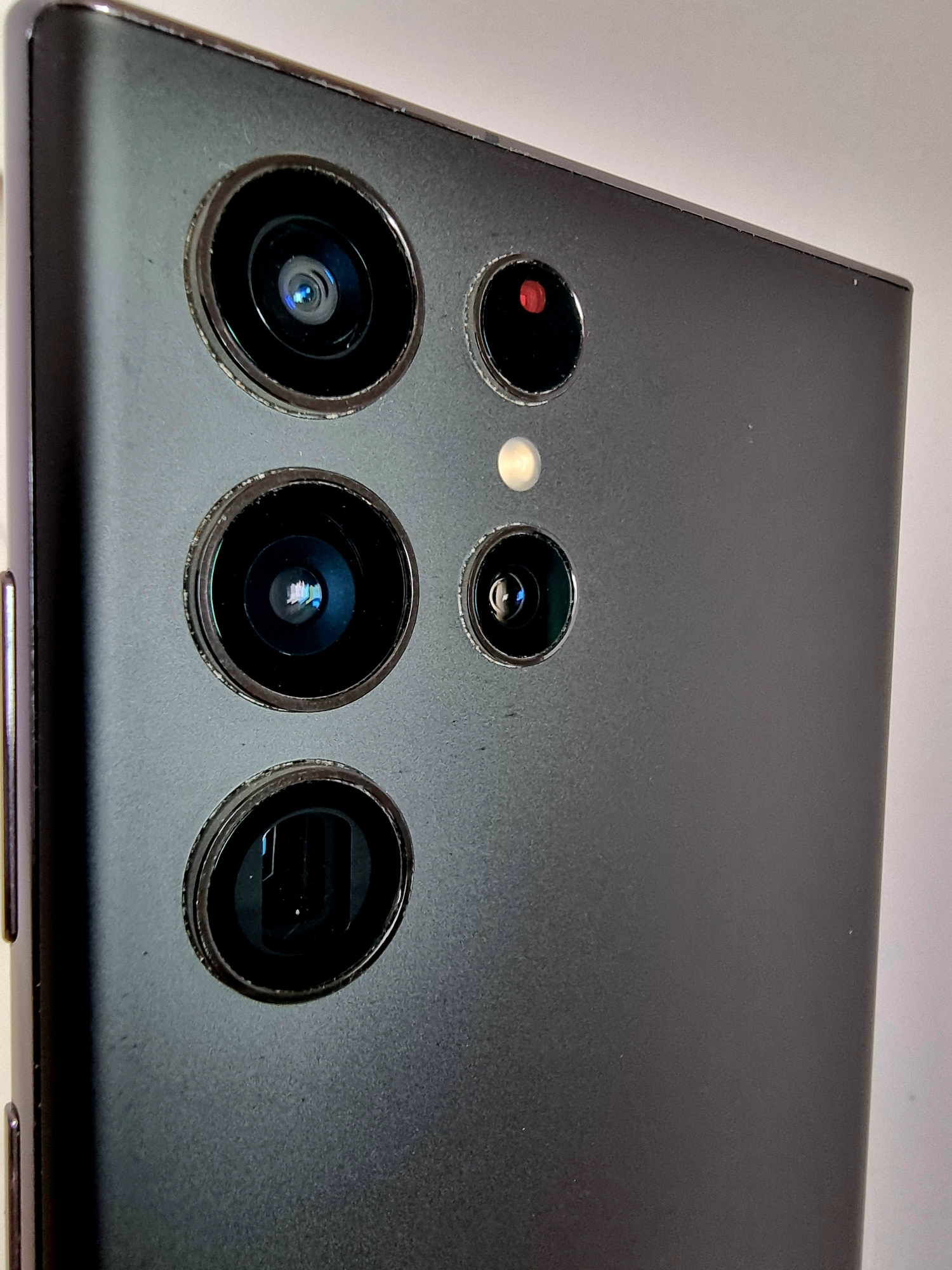 Samsung Galaxy S22 Ultra 12/256Гб, не корректно заряжается, Черный - БУ