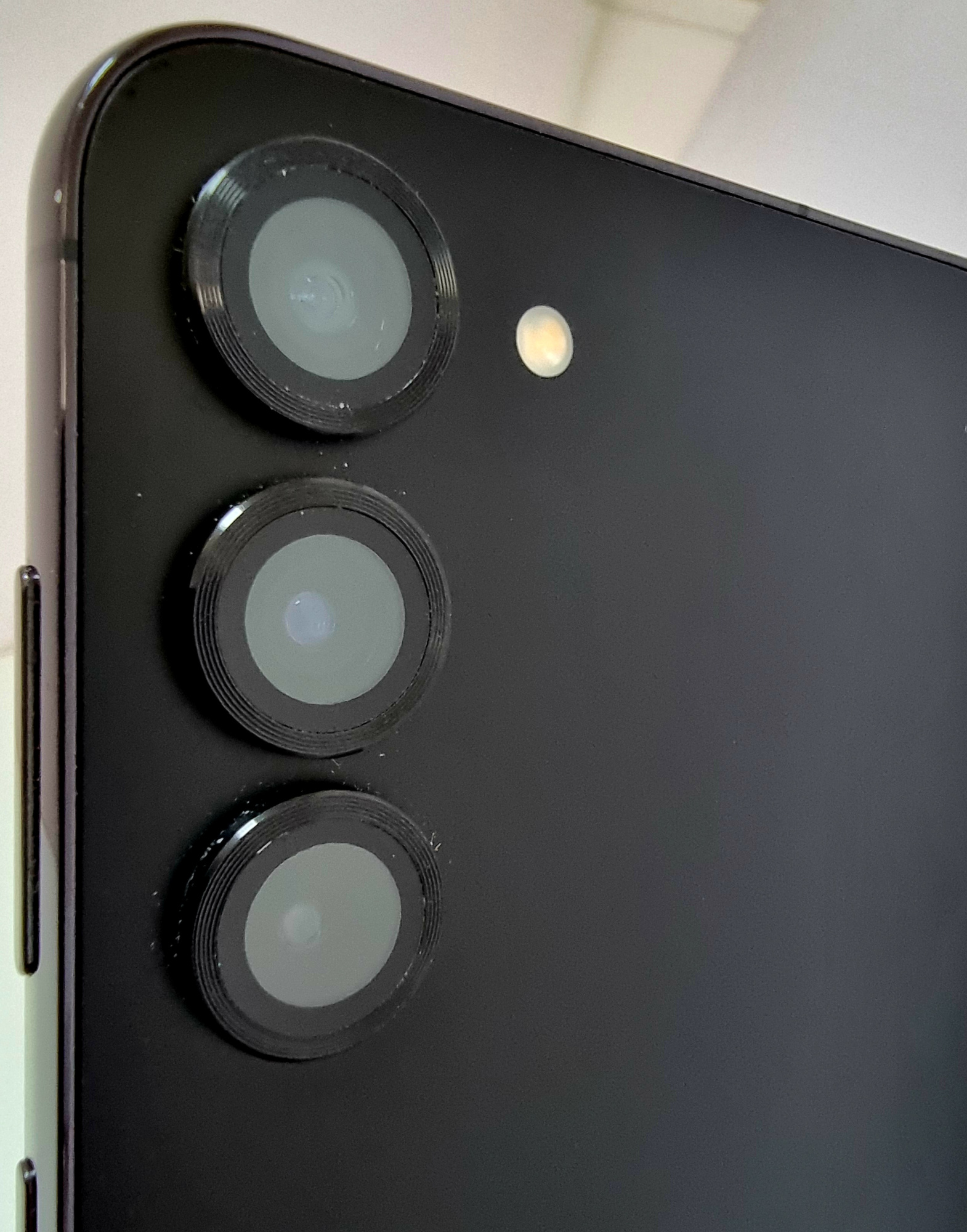 Samsung Galaxy S23+ 8/256Гб, Призрачный черный - БУ