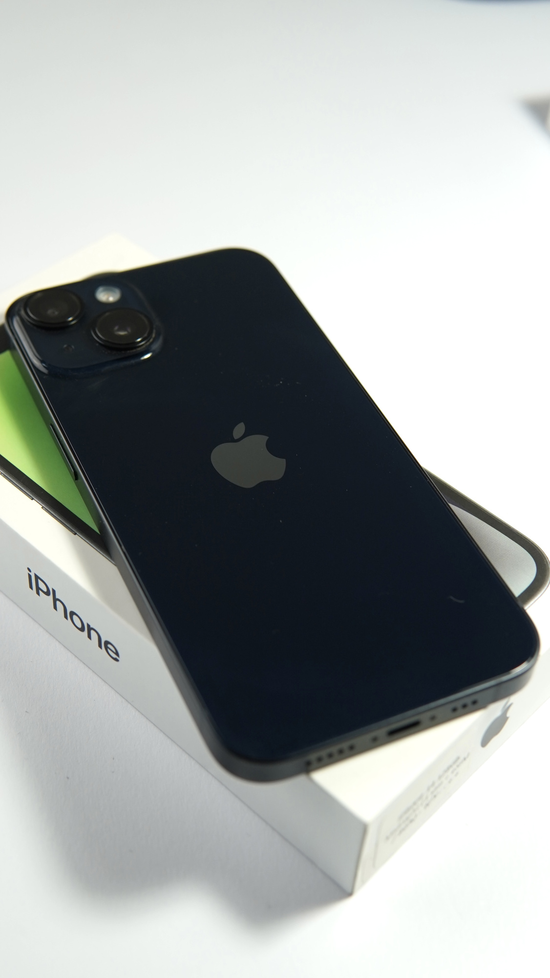 iPhone 14 128Гб, 1 sim + eSIM / 80%, Черный - Б/У . . + +