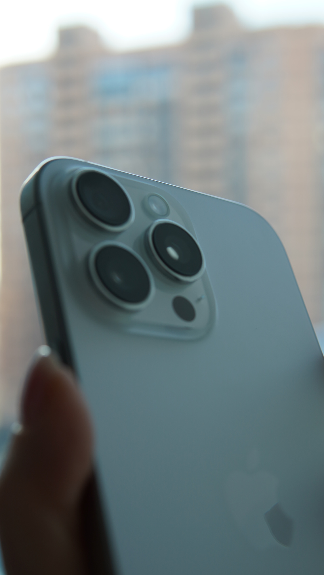 iPhone 16 Pro Max 256Гб, 100% / 2 sim, Белый титан - Б/У . . .