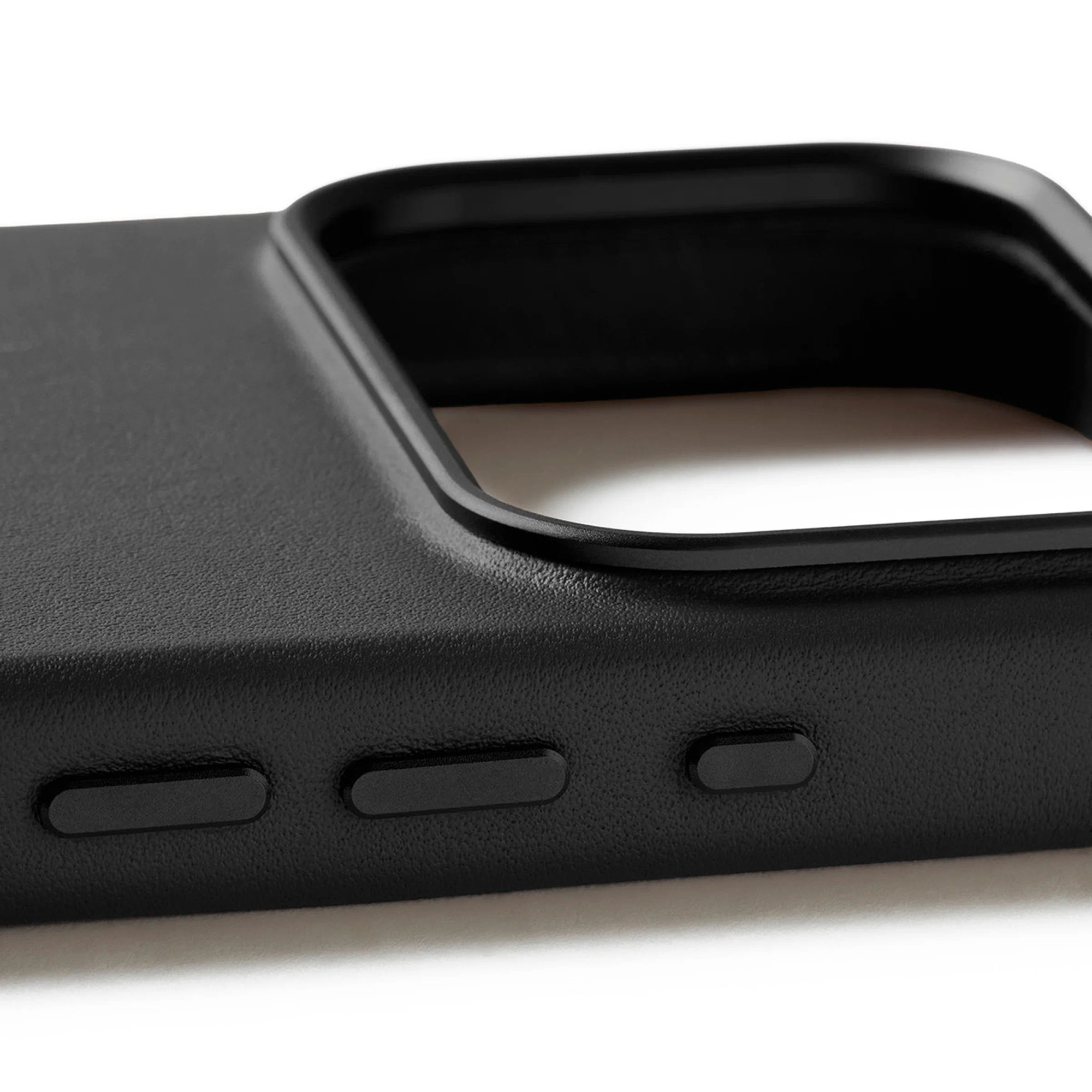 Чехол Mujjo Leather для iPhone 17 Pro Max, Черный