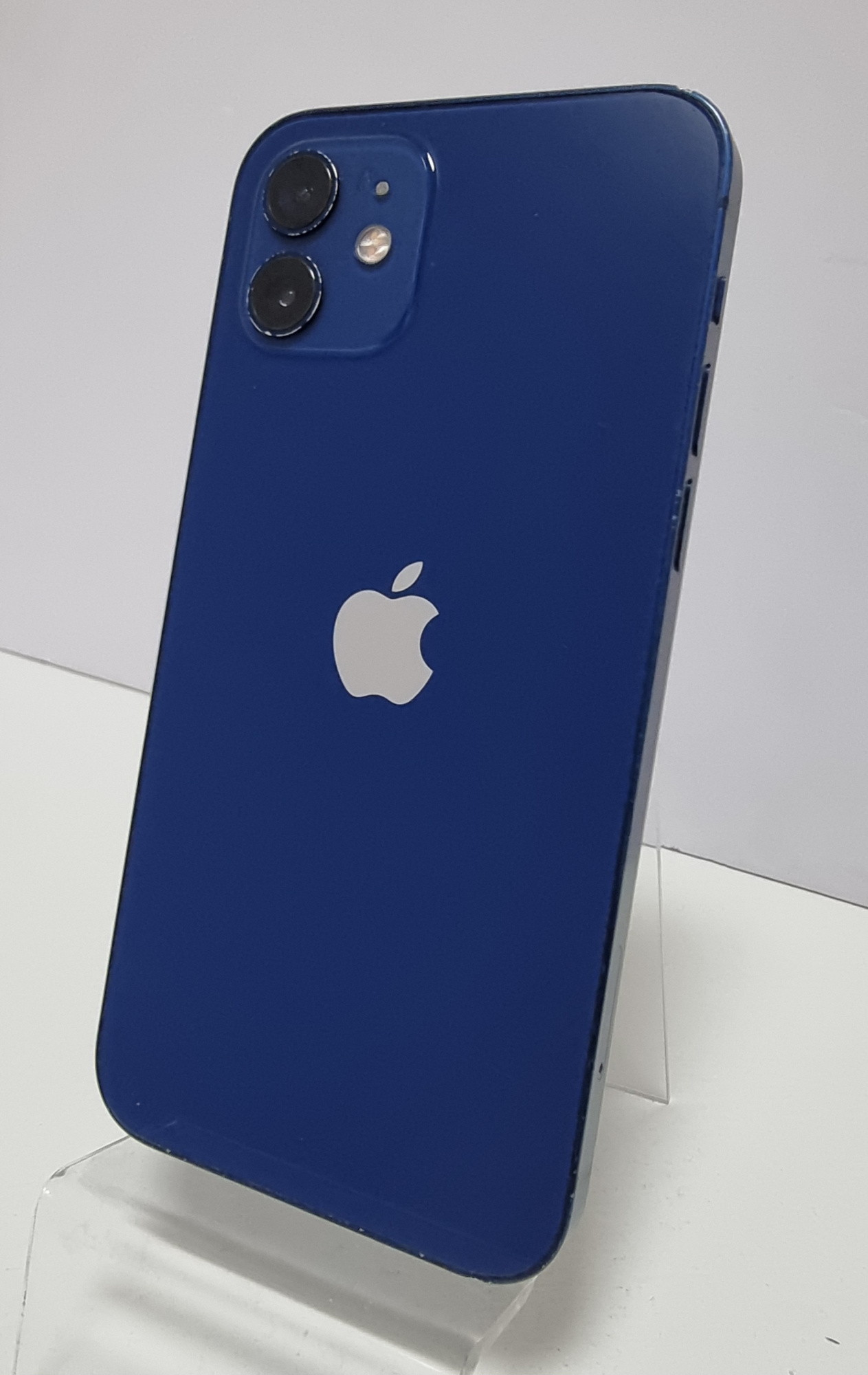 iPhone 12 128Гб, Синий (79% / Без коробки / темное пятно в верхней части экрана) - БУ . .