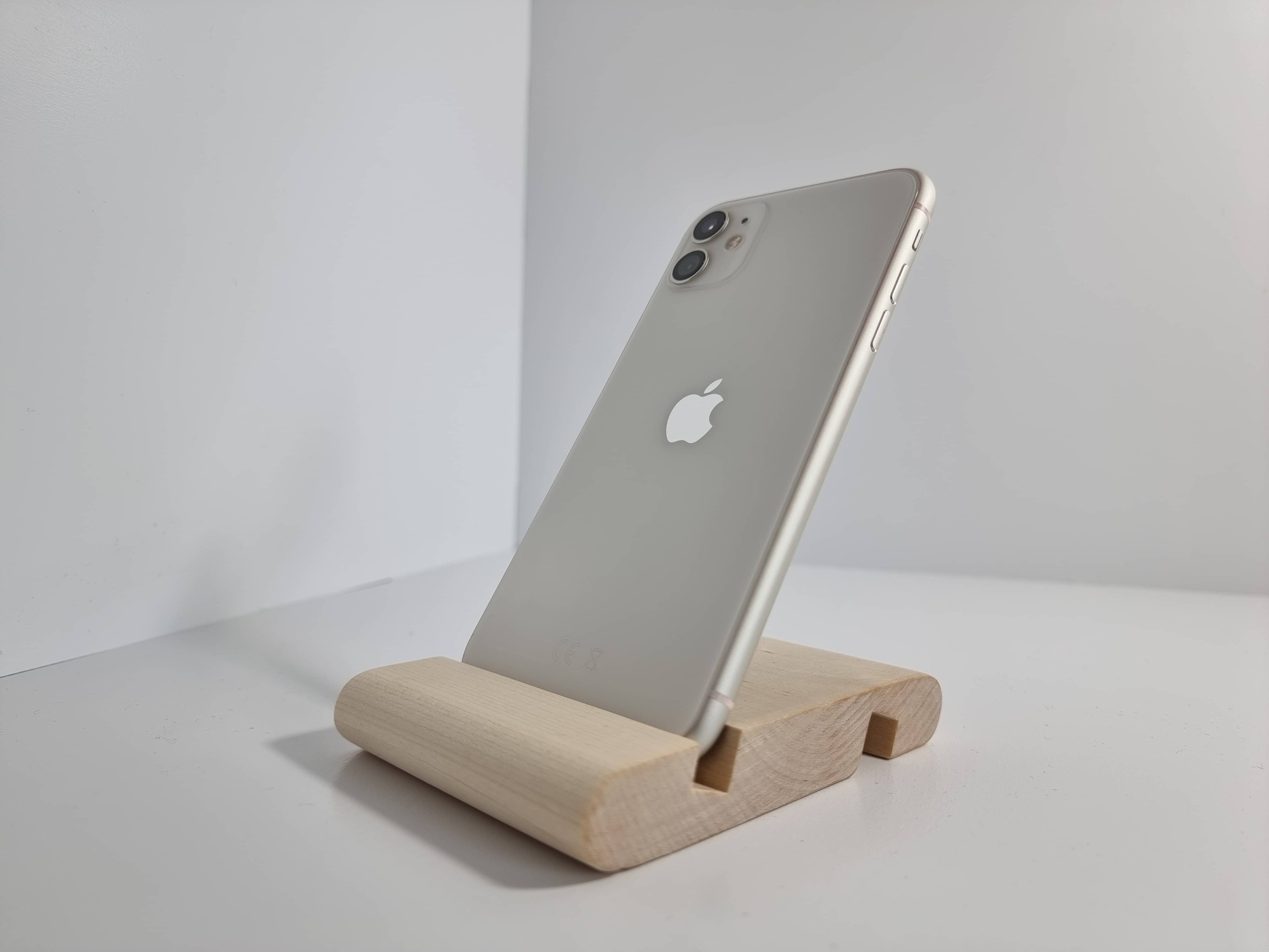 iPhone 11 128Гб Белый (72%) RU - Б/У . . +