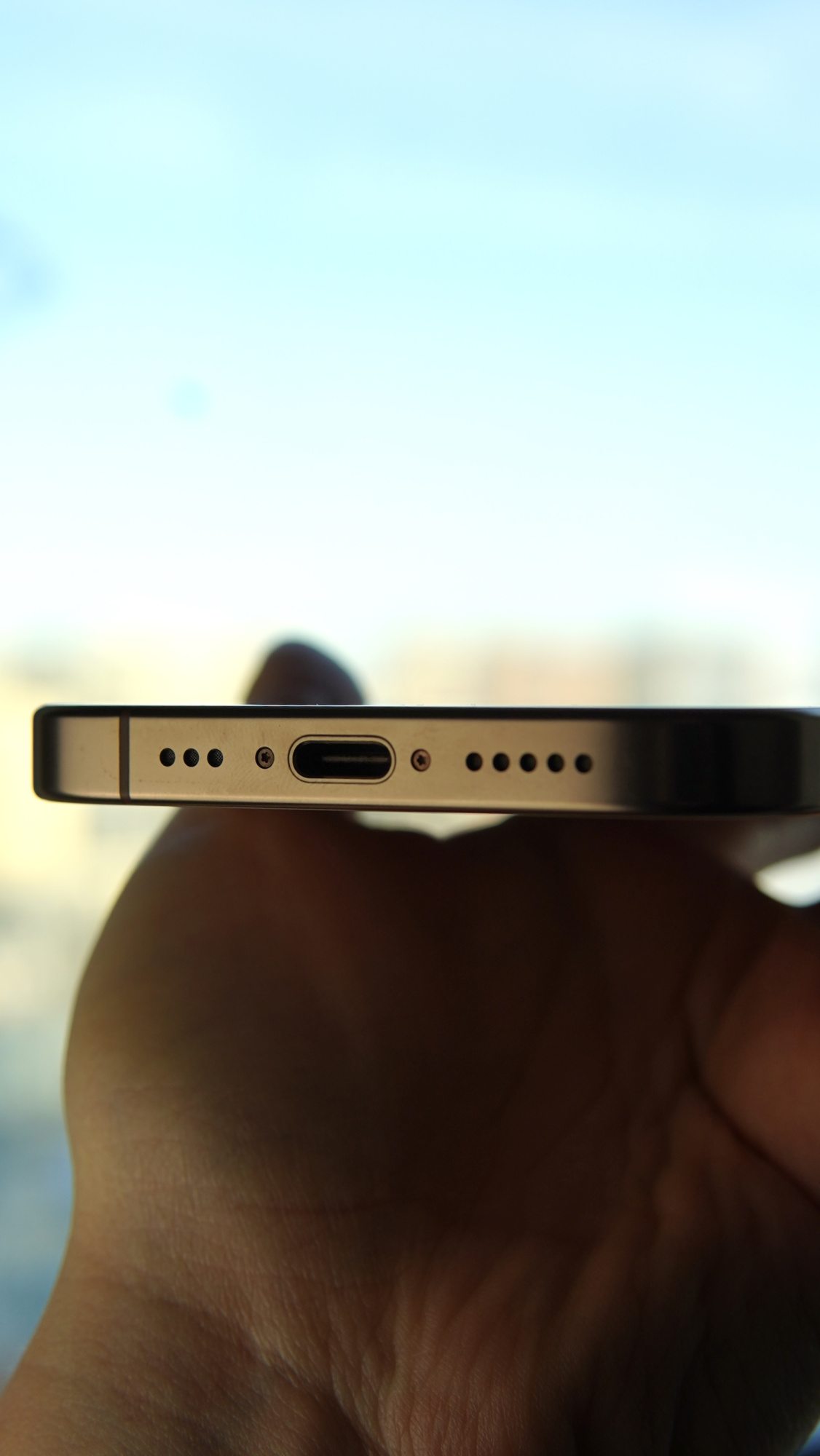 Смартфон Apple iPhone 16 Pro 128Гб, 1sim + eSIM / 98%, Пустынный титан - Б/У  . . .